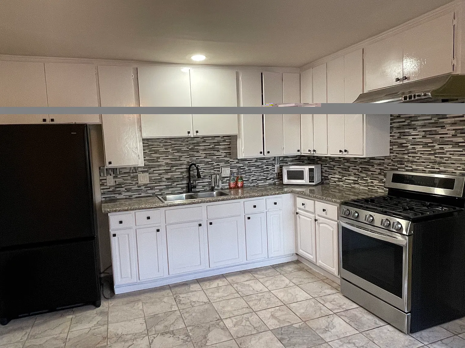 3 bed, 1100 sqft, $3,100 — Photo 3