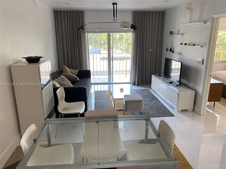 1540 Meridian Ave #4K — Photo 8