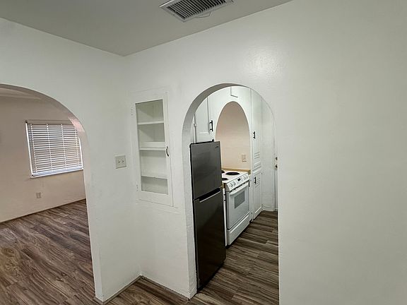 3rd image of 1370 N D St #105