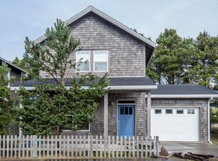 6140 Center Pointe Loop, Pacific City, OR 97135