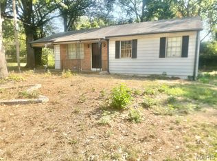 1862 Longford Dr, Saint Louis, MO 63136