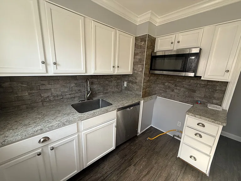 21230 Tracy Ave — Photo 3