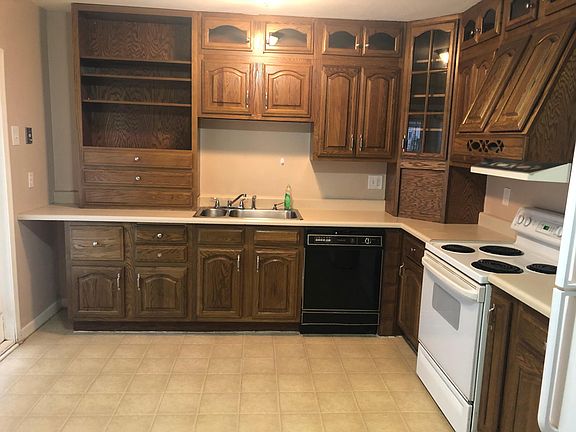 2nd image of 1465 Bluebird Dr