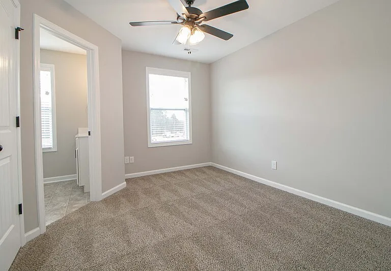 1115-I3 Hillwood Dr — Photo 8