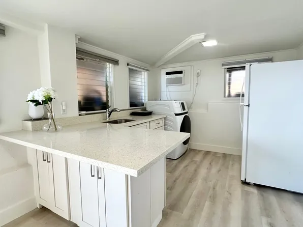 4559 Sierra Dr APT B, Honolulu, HI 96816