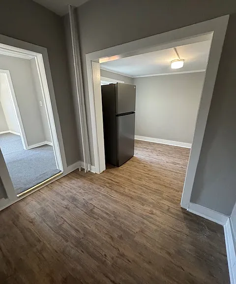 206 E Maple Rd #C — Photo 2