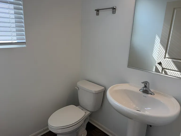 345 Hemlock Ln — Photo 6