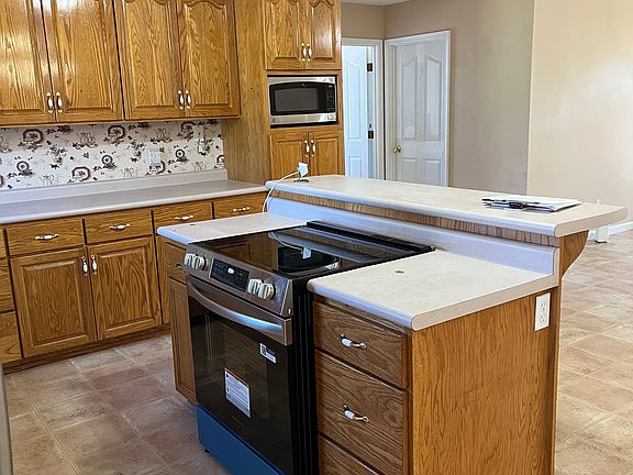 5th image of 2374 Westwood Dr