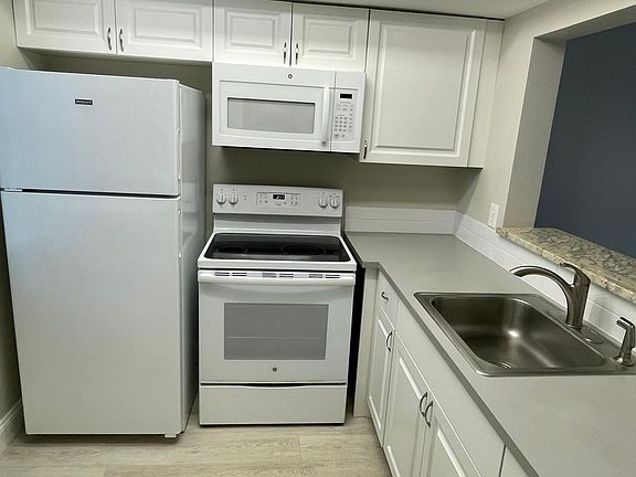 5th image of 128 Lehane Ter APT 202