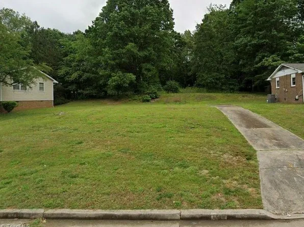 1325 W Sedgefield Dr #195, Winston Salem, NC 27107