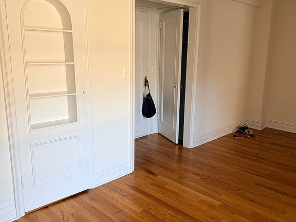 3rd image of 814 W End Ave #13D