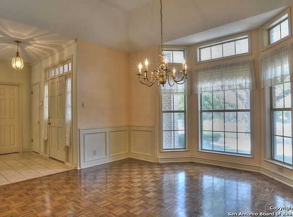 5th image of 65 Granburg Cir