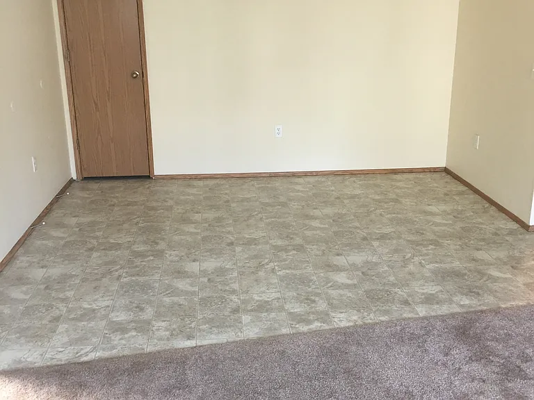 Cloverdale Apartments — Photo 12