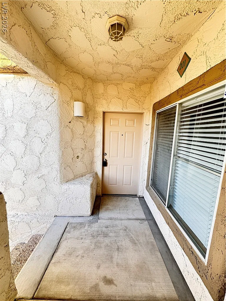 2 bed, 2.0 bath, 1189 sqft, $1,595 — Photo 2