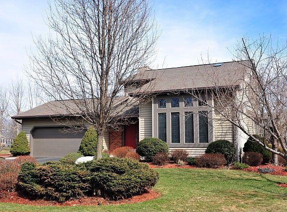 5th image of 241 Kennedy Dr