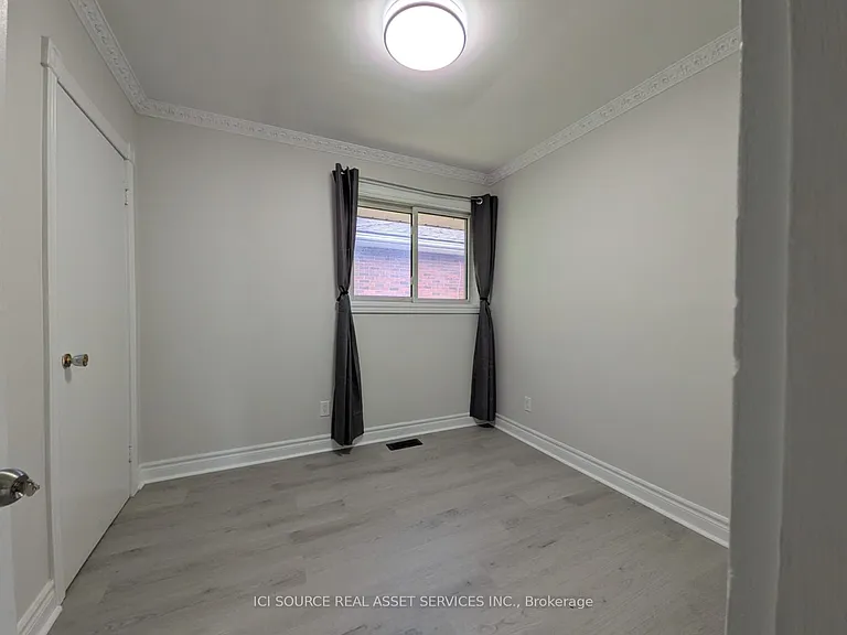 21 Parkdale Dr #A — Photo 6