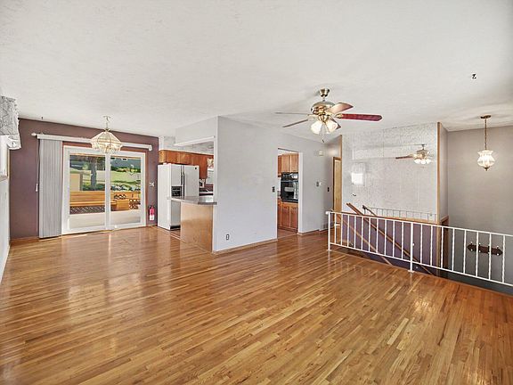 2nd image of 11818 Westwood Ln