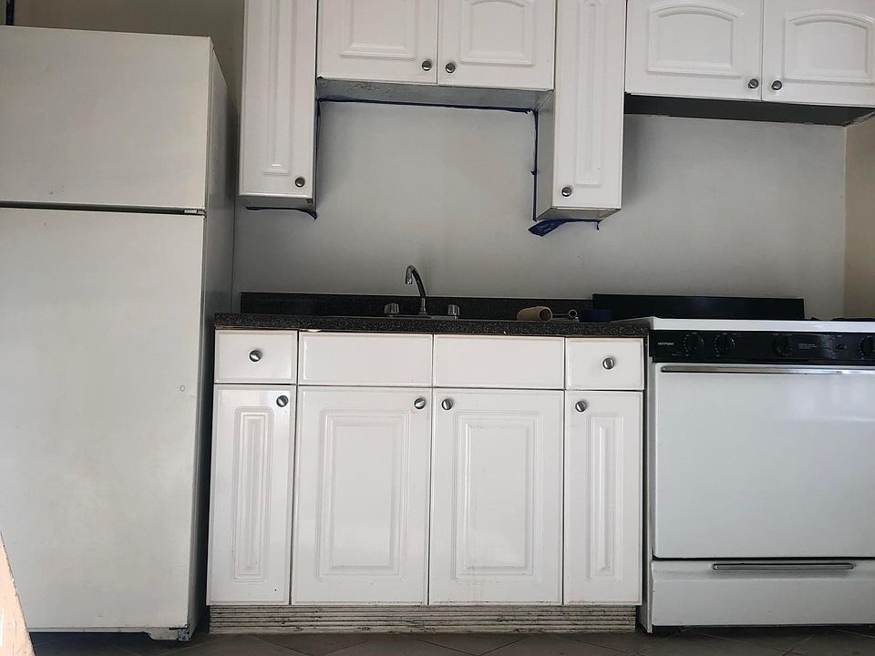 2nd image of 34 Pier St APT 15L