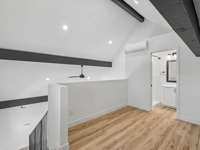 The Crest |NEWLY Renovated Studios, Lofts, 1, 2 & 3 Bedroom Homes Near the Beach — Photo 16