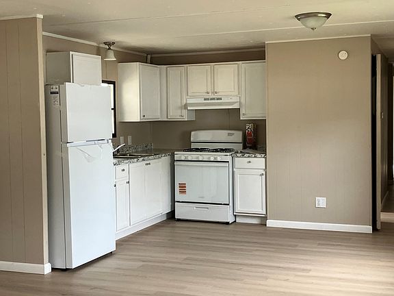 5th image of 83 Loraine Dr #83