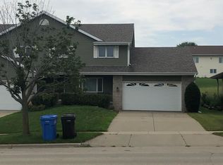 5881 Woodland Dr, Waunakee, WI 53597
