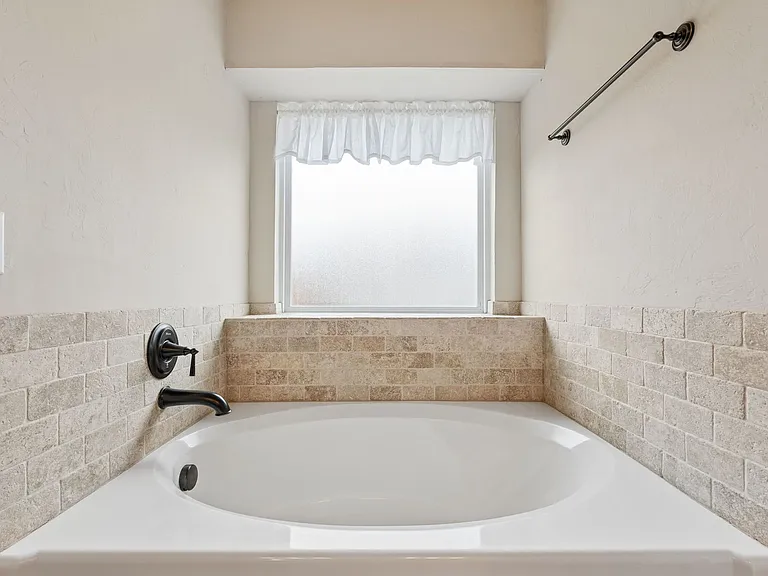 1751 Lexington Ct — Photo 30