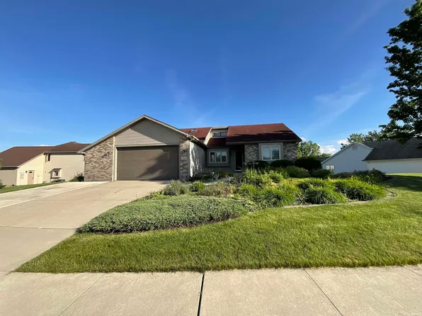 305 Hillside Ave, Roanoke, IN 46783