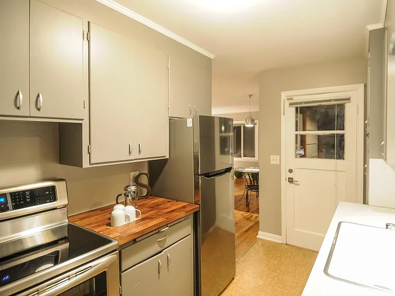 5436 California Ave SW — Photo 4