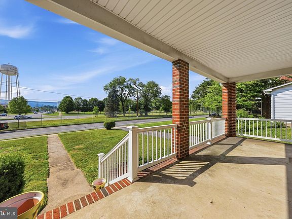 4th image of 624 Military Rd