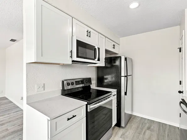 8137 Foxfire Ln APT C, White Settlement, TX 76108