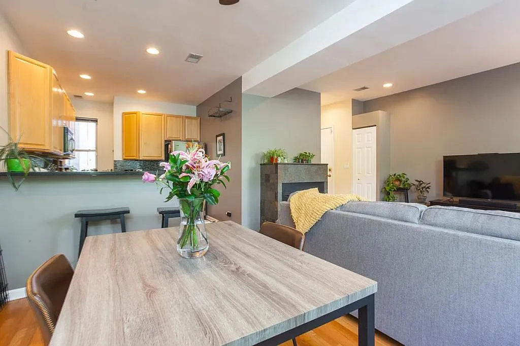819 W Eastwood Ave, Unit 1E — Photo 4