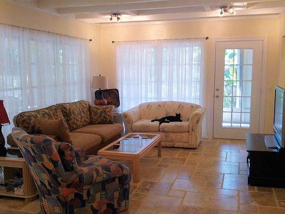 Travertine tiles, super pretty lighting