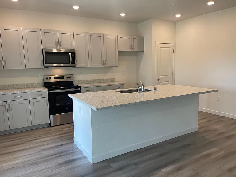 1785 Orchid Ave — Photo 4