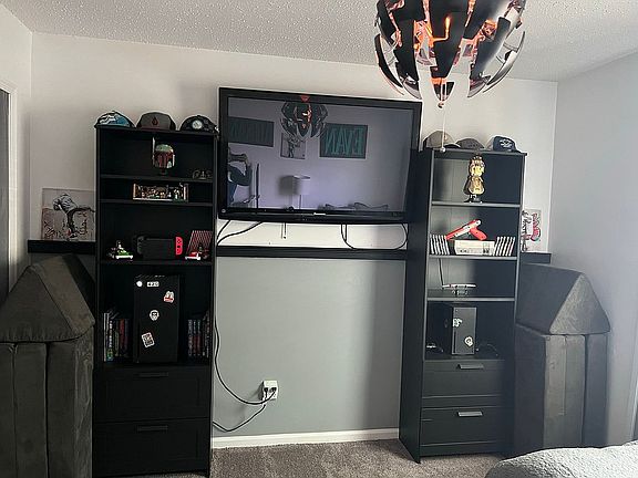 4th image of 5309 Glenville Cir