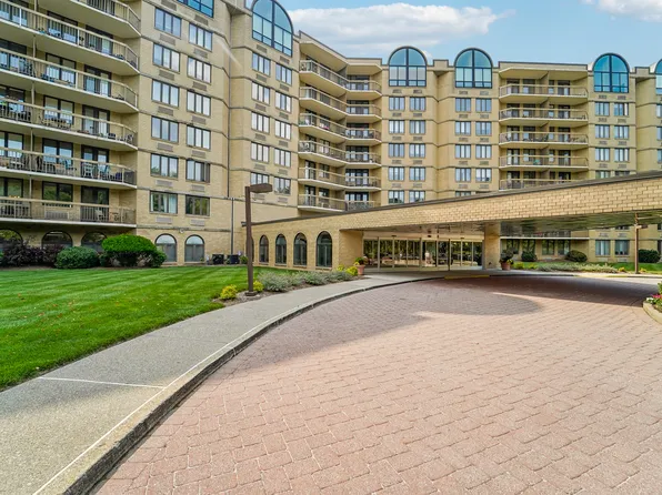 10 Smith Manor Blvd APT 424, West Orange, NJ 07052