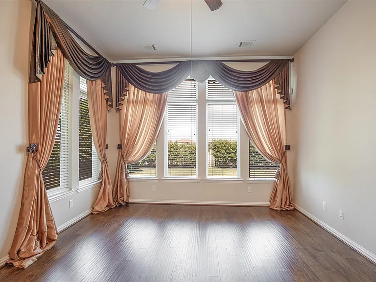 10406 Mossback Pine Rd — Photo 5