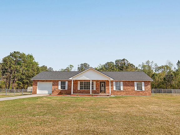 3rd image of 292 Mitton Rd