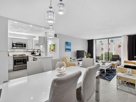 2nd image of 2801 Somerset Dr APT 205