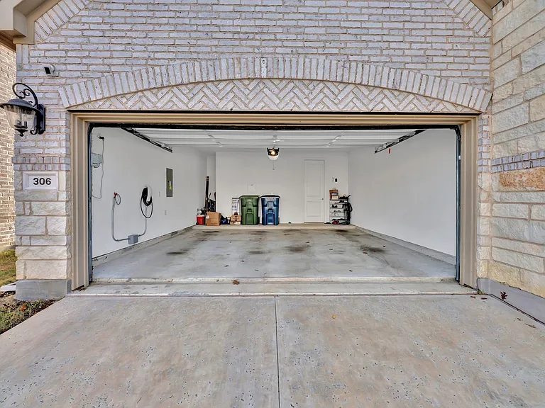 306 Dove Falls Dr — Photo 36