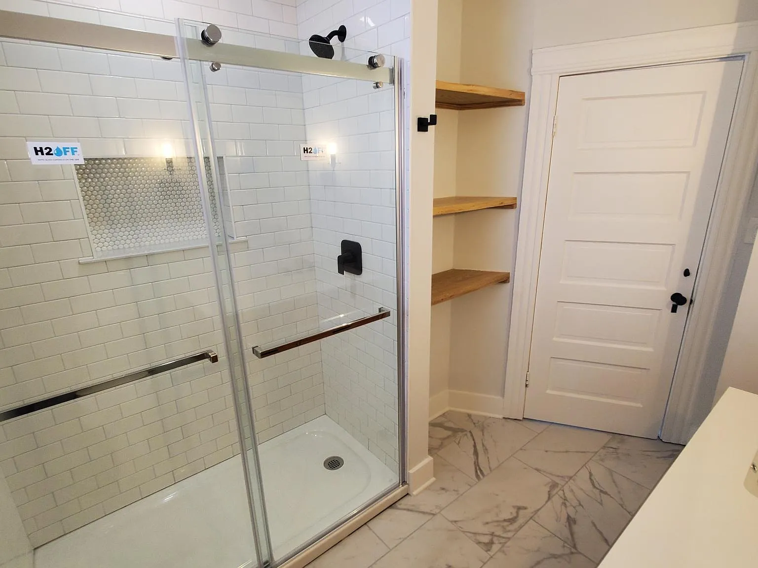 3 bed, 1.5 bath, 1700 sqft, $2,100 — Photo 4