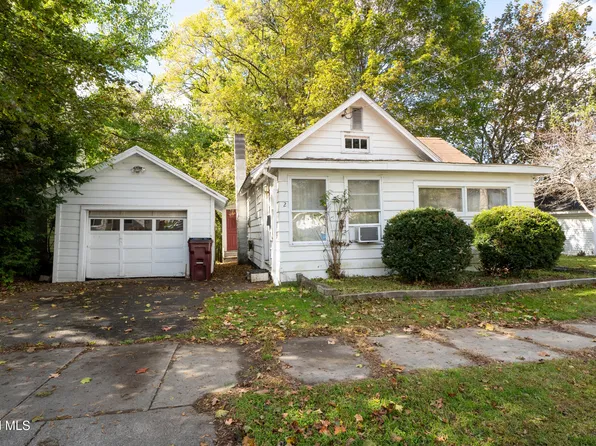 2 S Hollywood Avenue, Gloversville, NY 12078