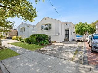 10547 Seaview Ave, Brooklyn, NY 11236