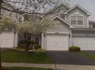 1410 Walnut Hill Ave, Saint Charles, IL 60174