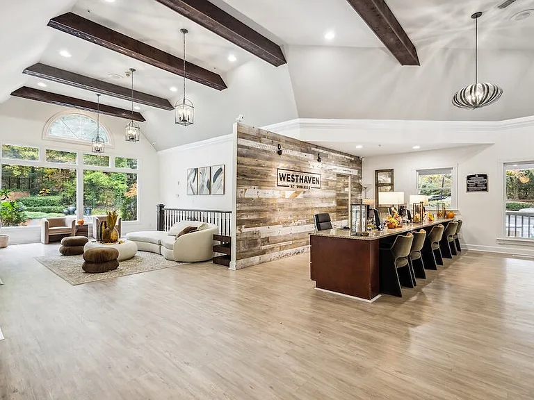 Leasing Center