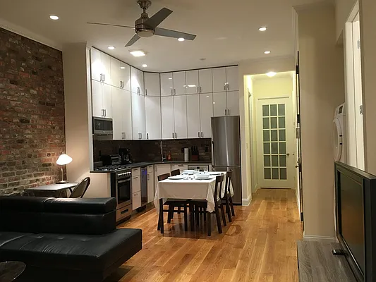 Rented by Urban Living | media 13