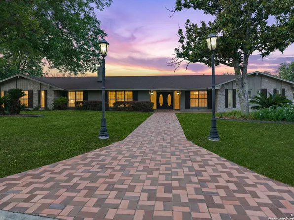 1302 Shady Lane, Hondo, TX 78861