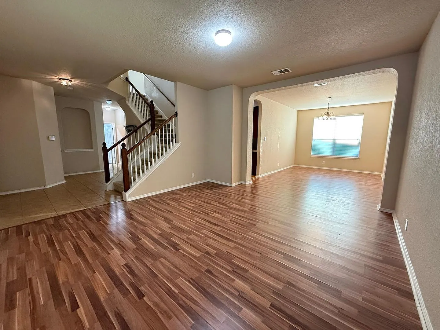Beautiful 3 Bedroom Home In San Antonio! — Photo 4