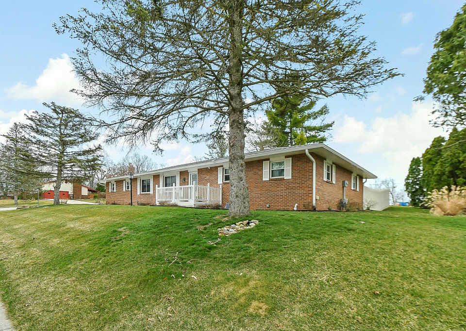 1st image of 605 Parkway Dr