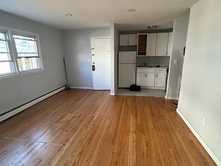 580 Jefferson Ave #J4 — Photo 1