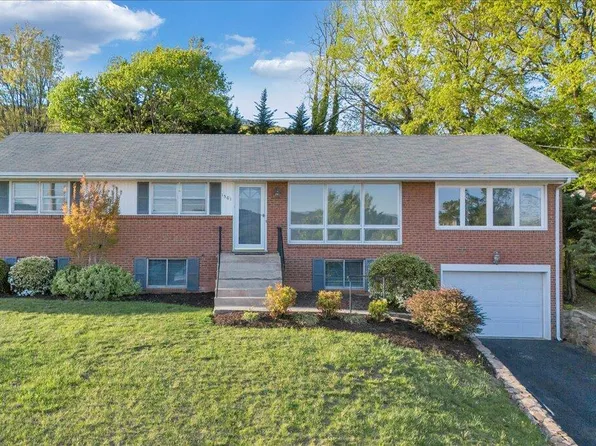 1501 Brushy Mountain Dr, Salem, VA 24153